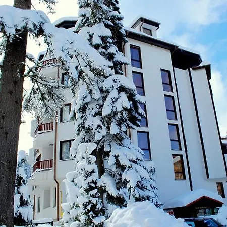 Sunny Two Bedroom 12 In Tulip , Flora - Prime Location! Апартаменты