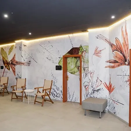 Sunny Two Bedroom 12 In Tulip , Flora - Prime Location! Апартаменты *