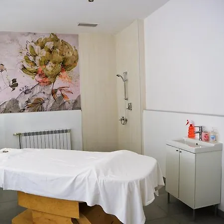 Apartamento Sunny Two Bedroom 12 In Tulip , Flora - Prime Location!