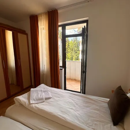 Sunny Two Bedroom 12 In Tulip , Flora - Prime Location! Апартаменты Боровец
